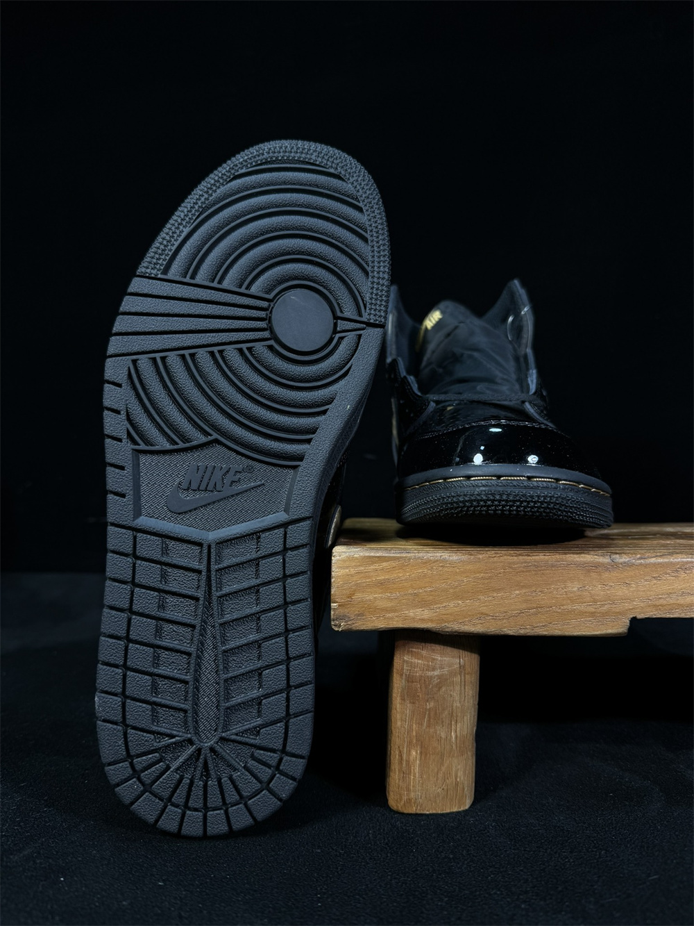 555088-032    high-end:100$   