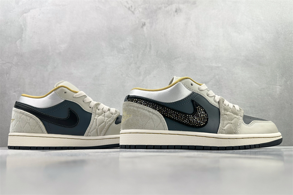 DV1762-001    high-end:50$   