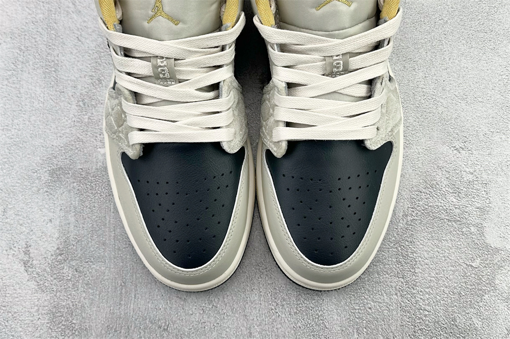 DV1762-001    high-end:50$   